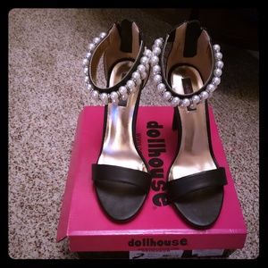 Dollhouse black and pearl heels